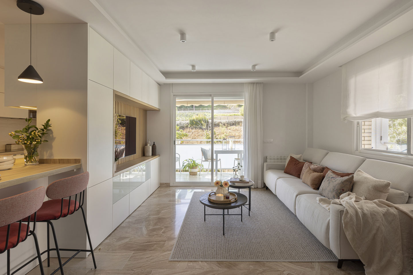 Vivienda Integrada: Funcionalidad y Serenidad